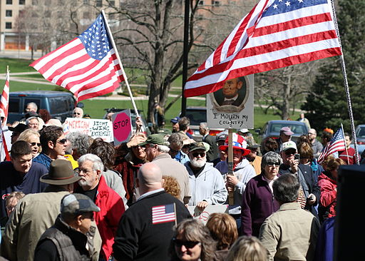 512px-Tea_Party_Protest,_Hartford,_Connecticut,_15_April_2009_-_007.jpg